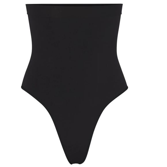 SKIMS SCULPTING THONG - Picture 9 of 10